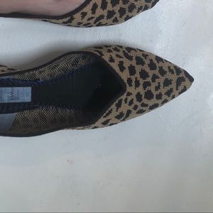 Rothy leopard print point